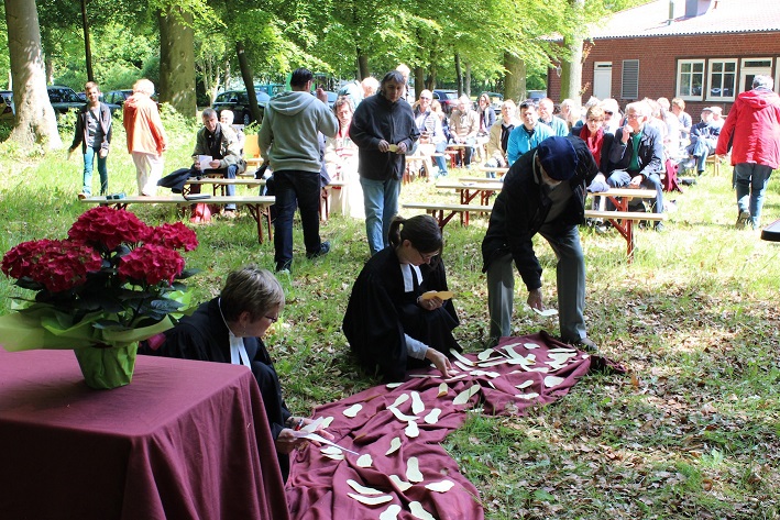 Jeder ist herzlich eingeladen, am Himmelfahrtstag zum Regional-Gottesdienst in Brackel