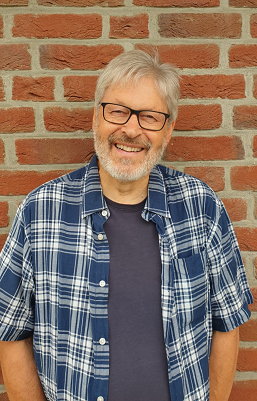Pastor Bernd Meyer, Hanstedt, spricht beim Brackeler TREFFPUNKT-Gottesdienst zum Thema „Gott - kundenorientiert" Foto: LKG-Brackel