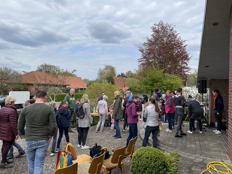 Kirche Kunterbunt ist ein attraktives Programm für Kinder, Eltern, Großeltern Paten, rundum für die ganze Familie. Erwachsene und Kinder können den christlichen Glauben zwanglos neu entdecken.